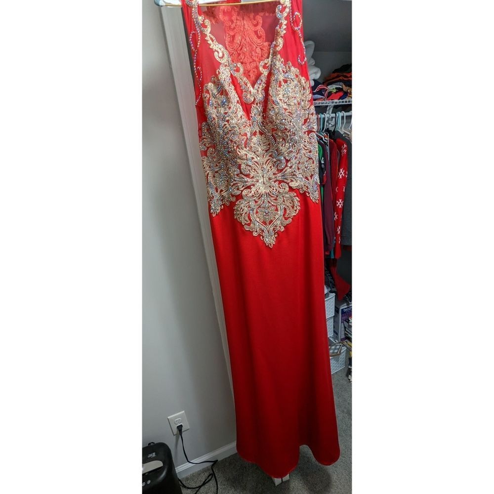 Long Red Prom dress
